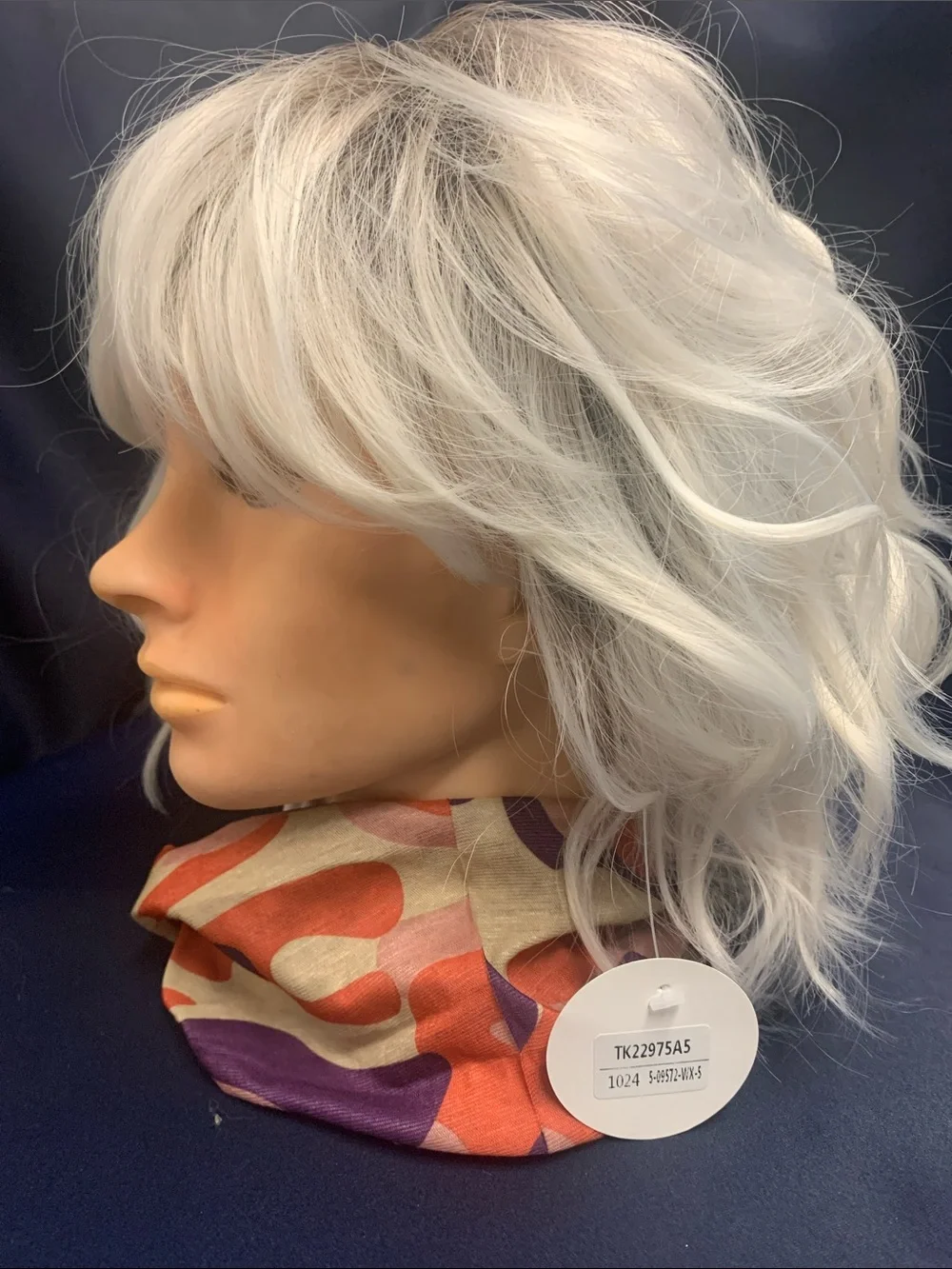 Chic White Grey Textured Wavy Bob Wig Shoulder Length Synthetic Beach Waves